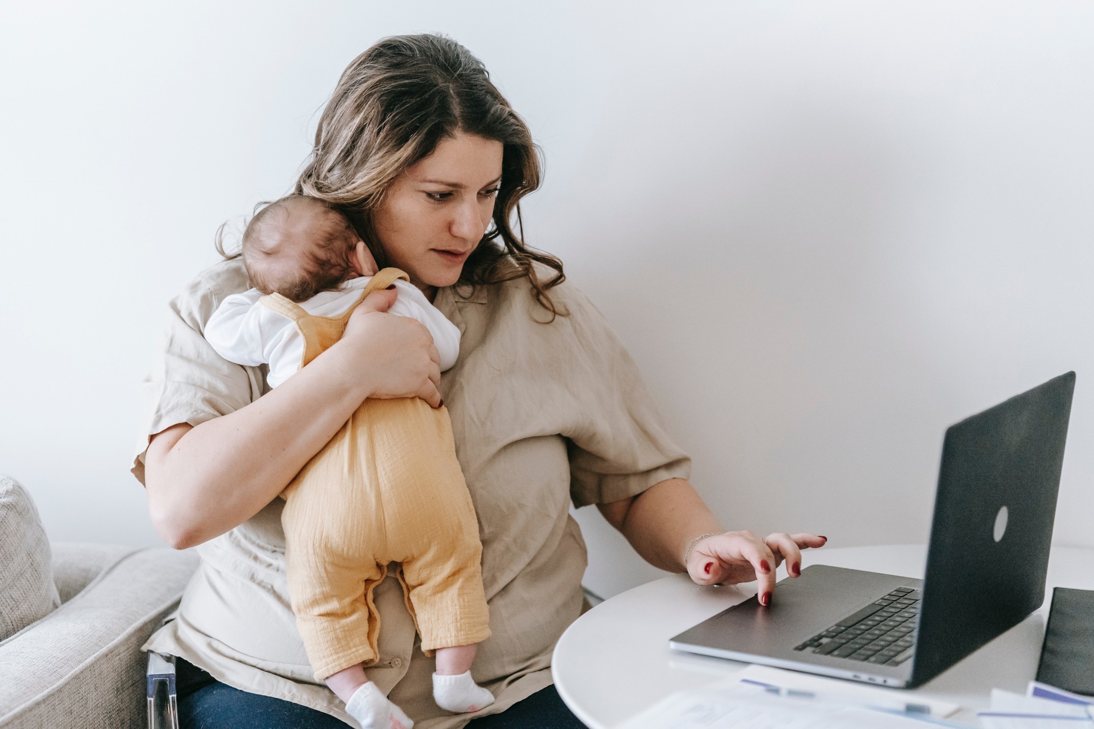 Empowering Professional Mothers The Role of a Career Mom Support Coach